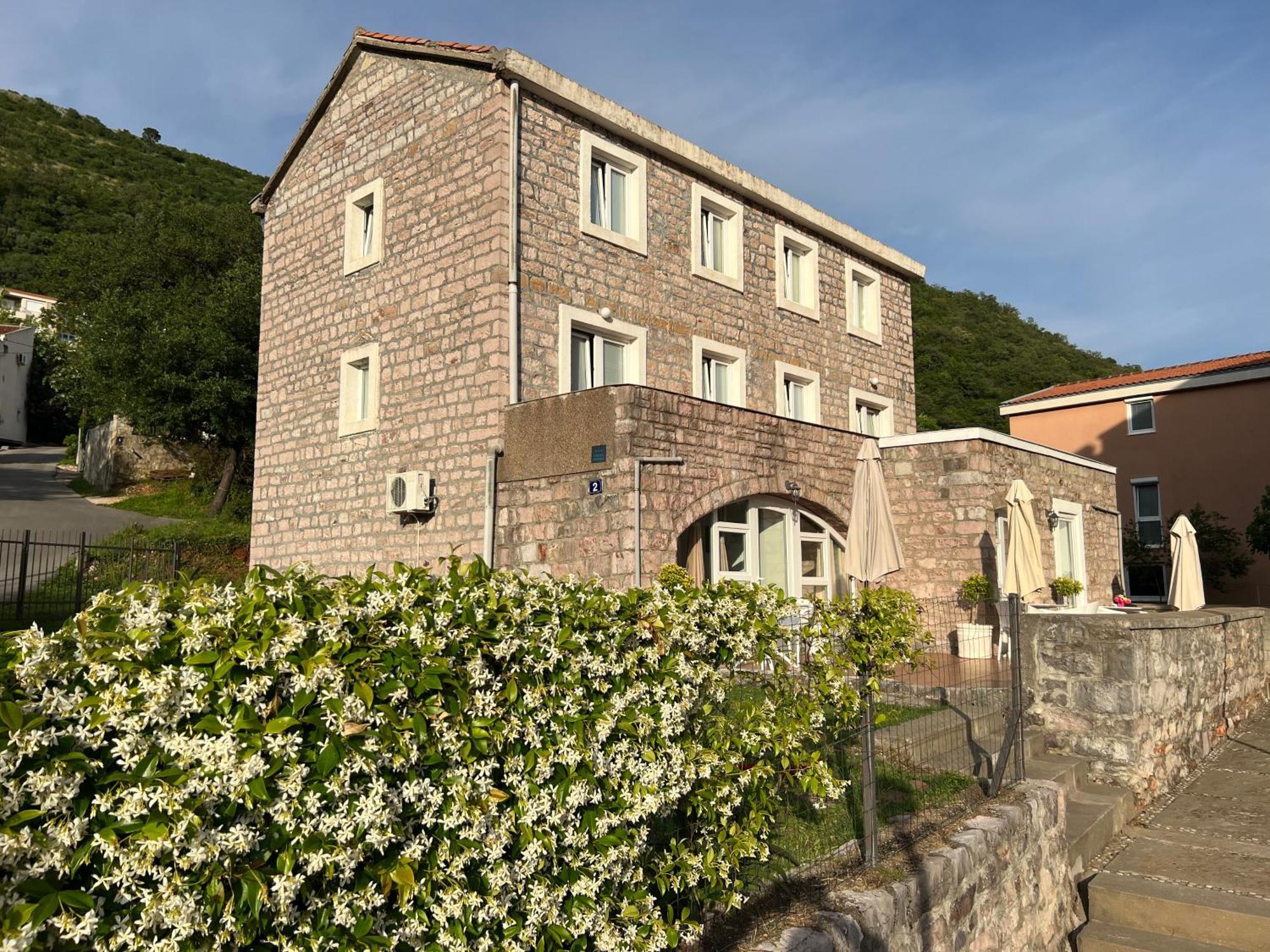 Apartments Pavlovic Petrovac Exteriér fotografie